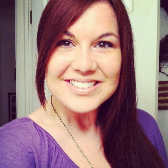 Meet your Posher, Angie - Picture 1 of 1